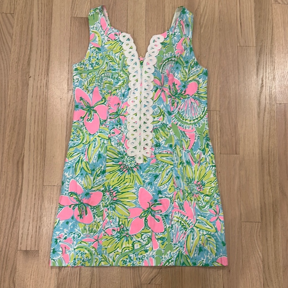 Lily Pulitzer- Floral Sleeveless Shift Dress with Lace Trim